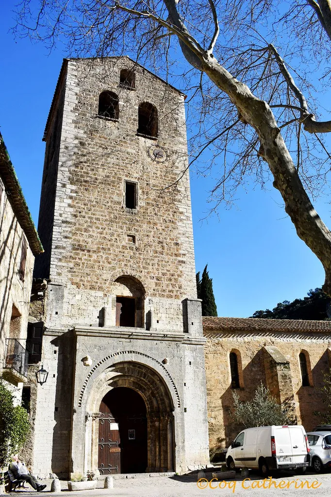 L'Abbaye de Saint Guilhem le Désert proche de Vias village à 45 minutes de la plage