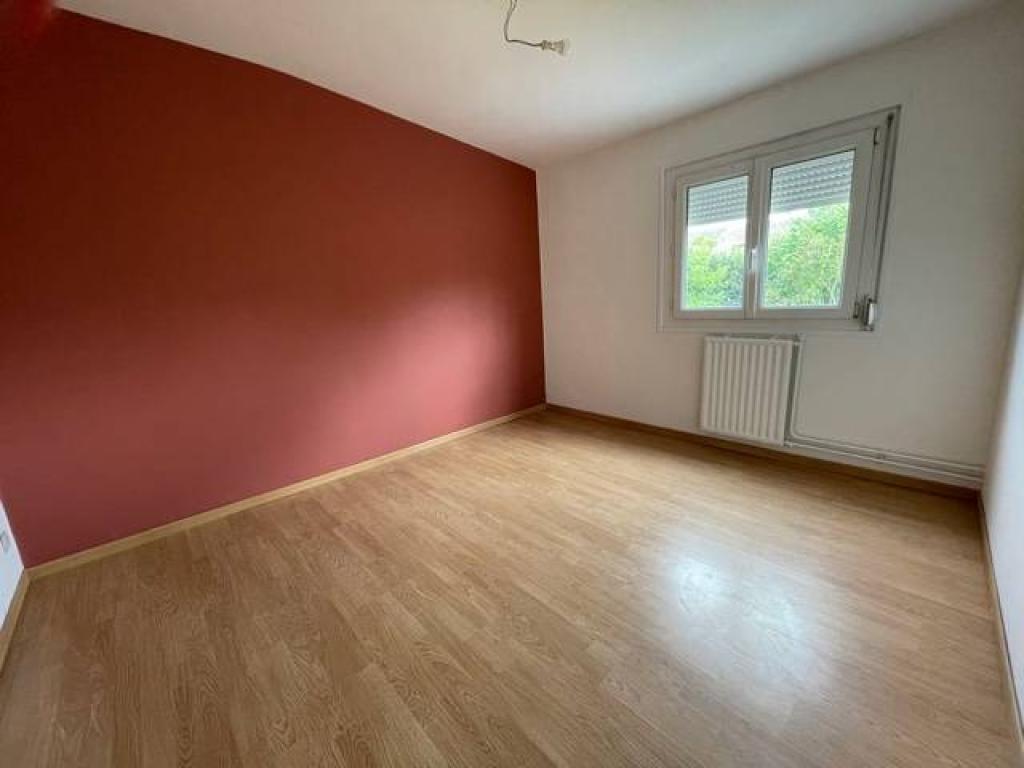 avec jardin d'environ 400 m²