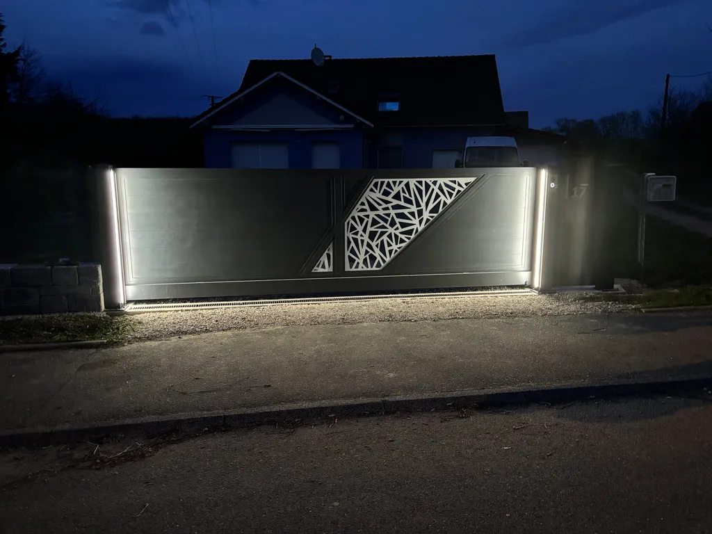 Installation de portail alu sur mesure à Belfort et sa région , la sécurité et la durabilité