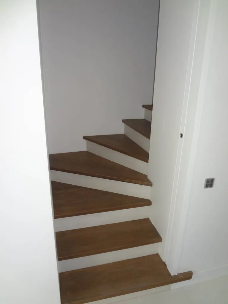 Création de marches en bois sur mesure par la MENUISERIE GARCIN