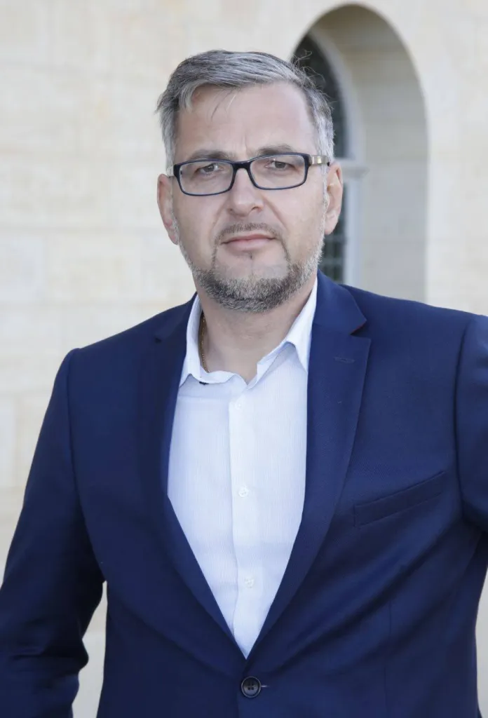 Renaud Ducos Helix Fourqueux