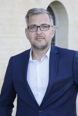 Renaud Ducos Helix Fourqueux