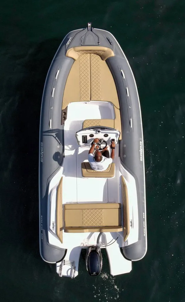  Bateau à moteur pneumatique Soleil 18 Salpa Bandol