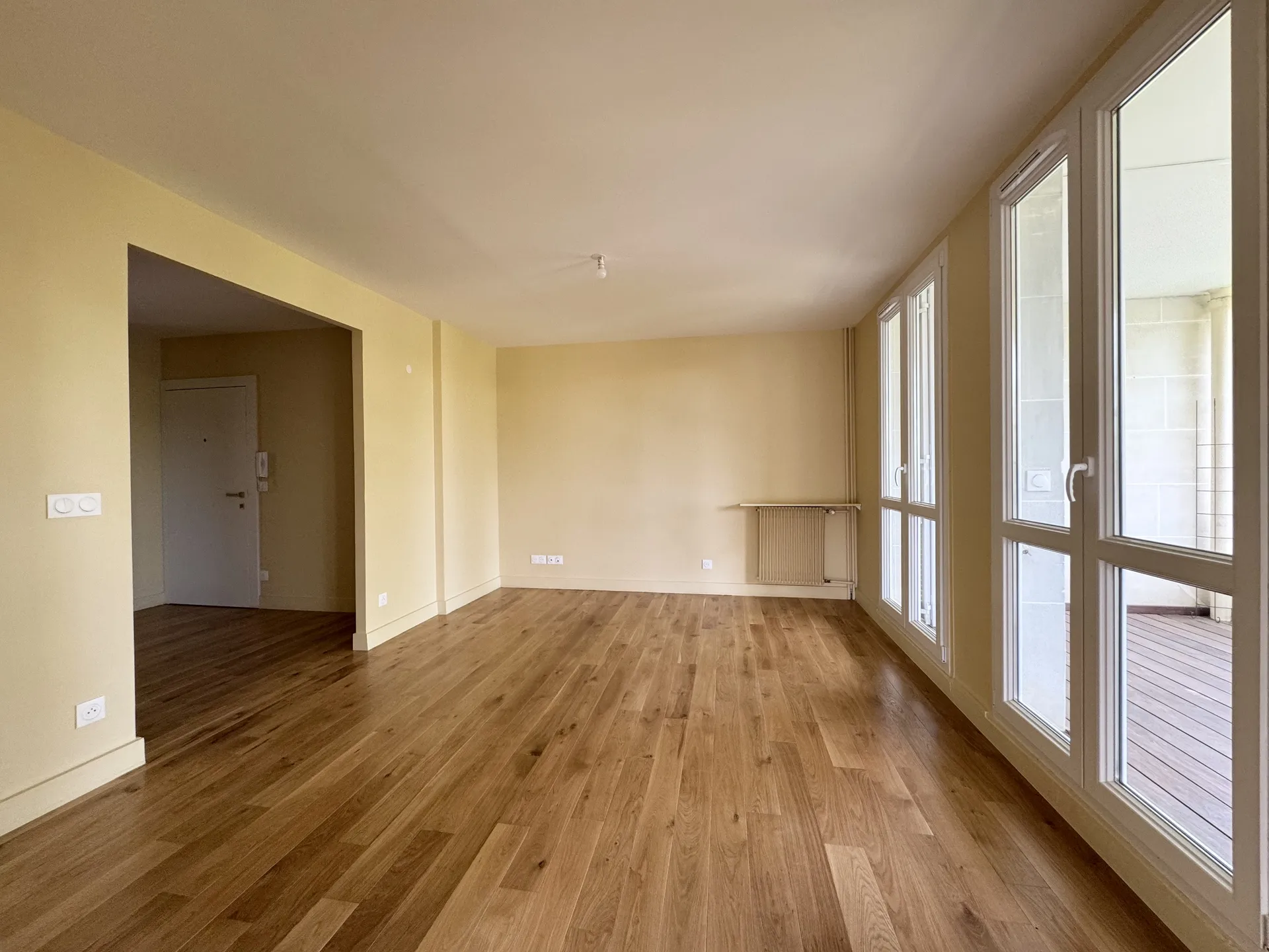 Appartement familial 3 pièces de 124,35m2 lumineux avec balcon, garage et cave à Louveciennes proche de la gare.