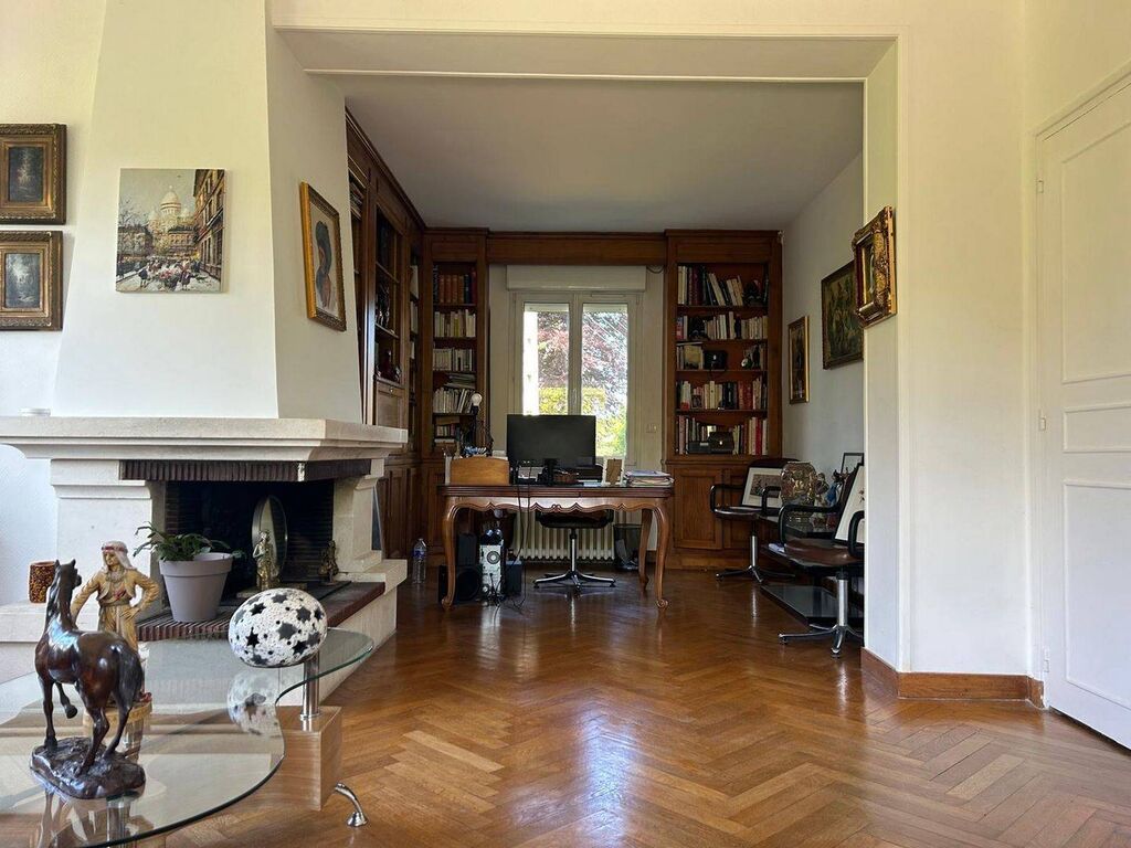 À vendre : Cuisine équipée et aménagée, un espace fonctionnel pour préparer vos repas favoris.