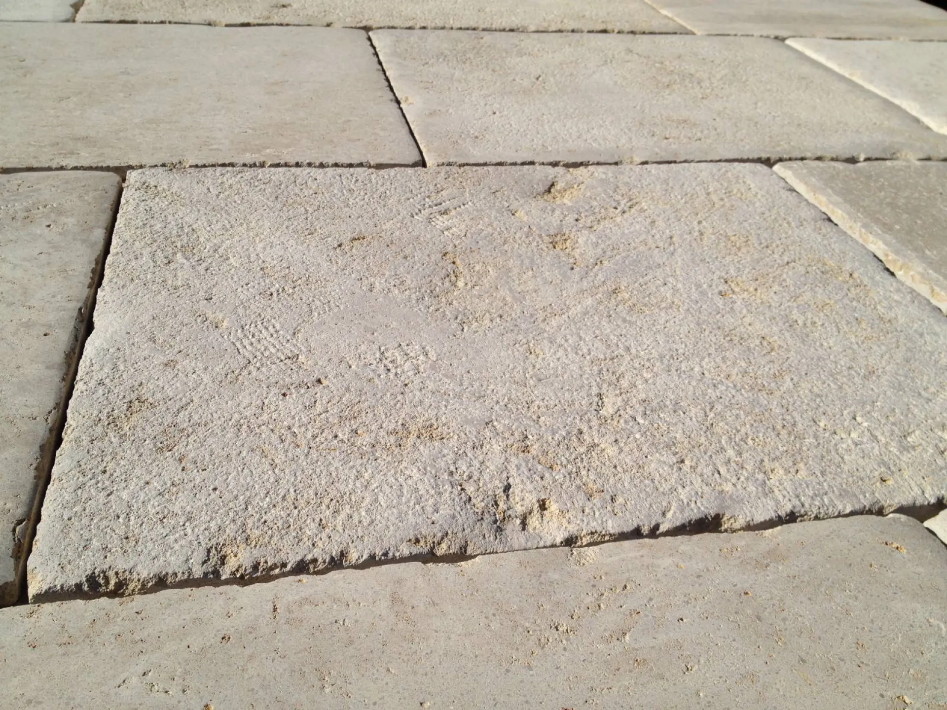 Vieille dalle du Périgord Dordogne Montagnac et Mauvy