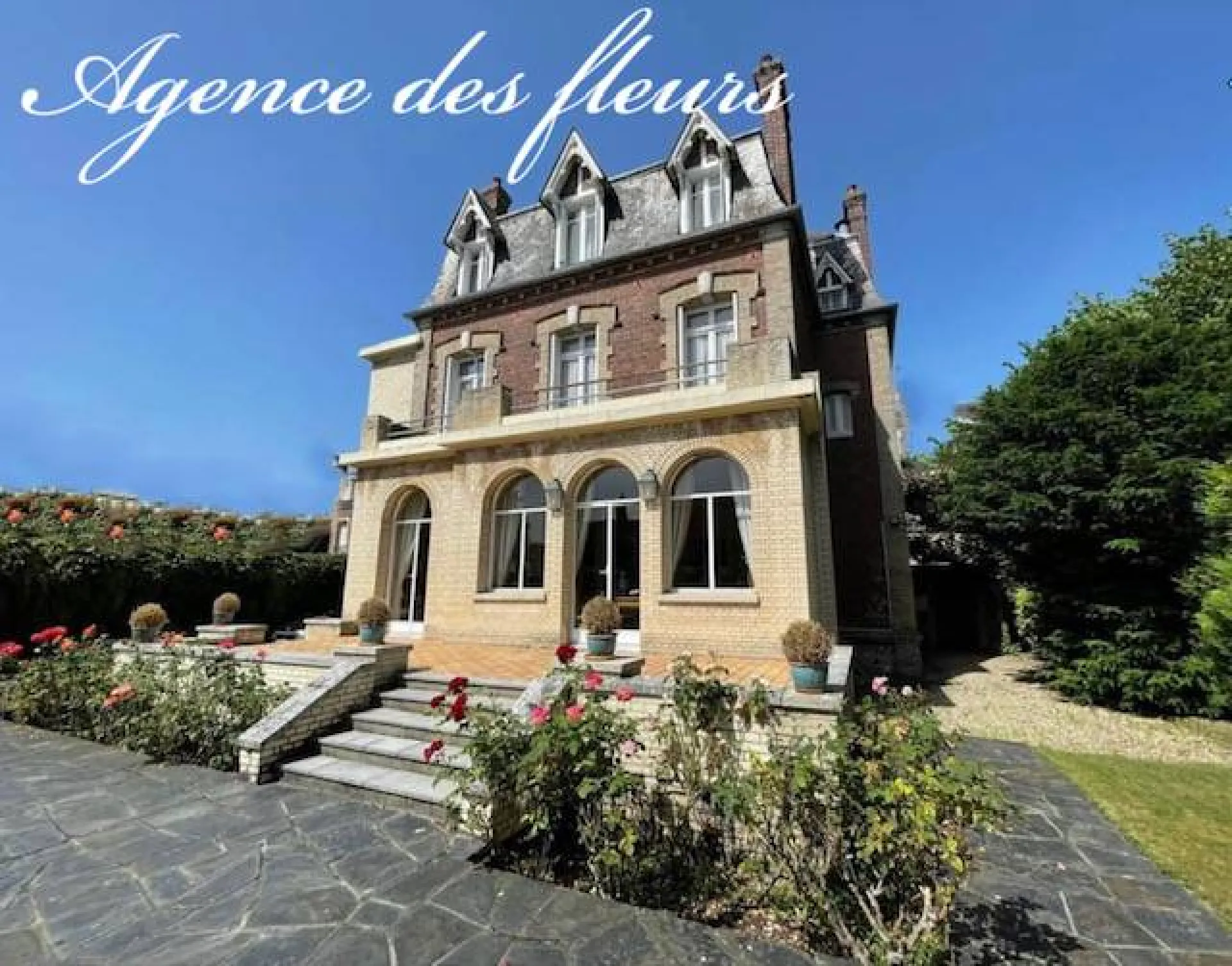 A saisir magnifique maison bourgeoise de 275 m² édifiée sur un terrain de 1119 m²