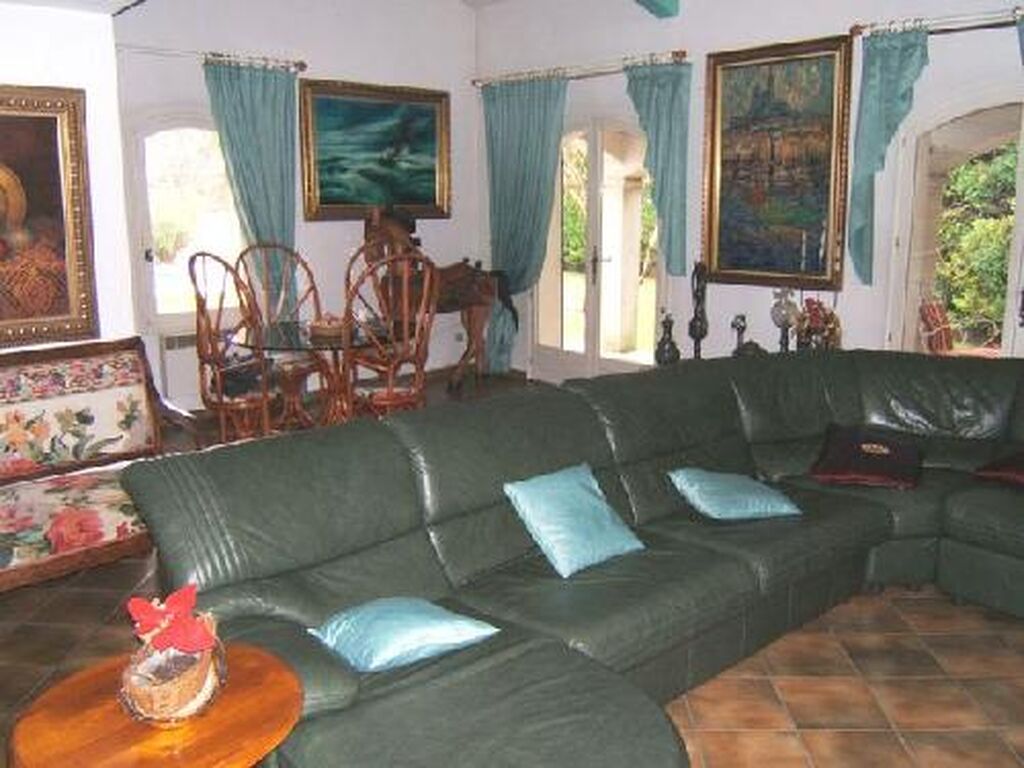 Vente villa Roquefort La Bédoule dans le village avec piscine