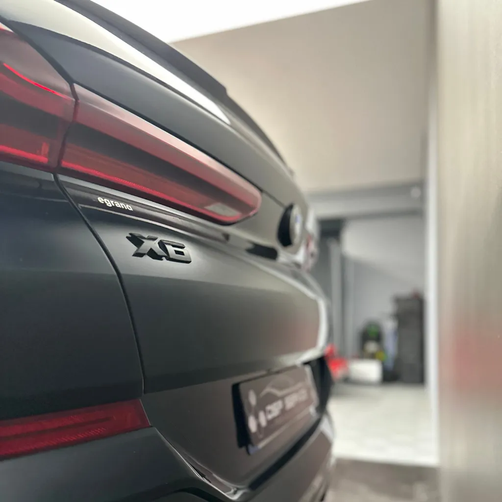 Repigmentation du cuir d'un BMW X6 M50d à Le Mans (72)