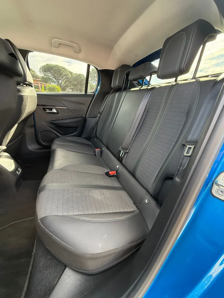  PEUGEOT 208 1.2 PURE TECH 75 CHEVAUX FINITION ALLURE