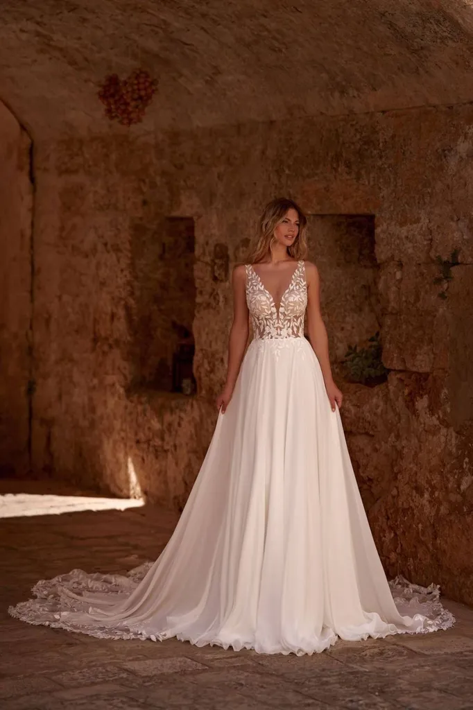 Robe de mariée trapèze en mousseline fluide à Marseille près de Cannes