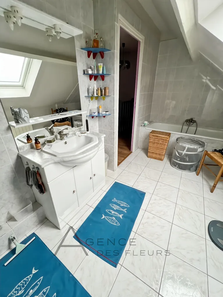 À vendre, beau pavillon lumineux de 154m² sur un terrain de 1000m² situé au Thuit de l'Oison