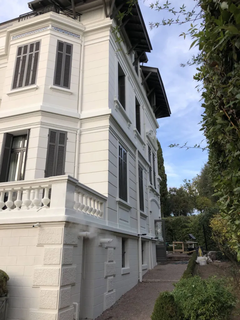 Ravalement de façade complet pour une maison ancienne au Cap d’Antibes Alpes Maritimes 06