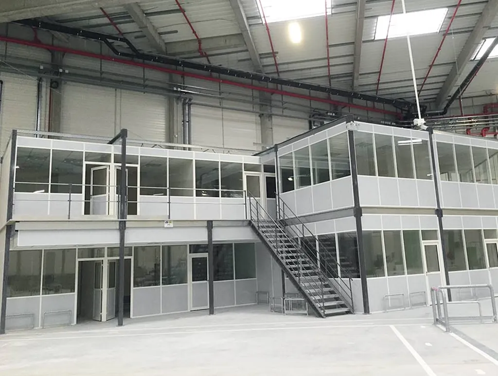 Mezzanine avec bureaux