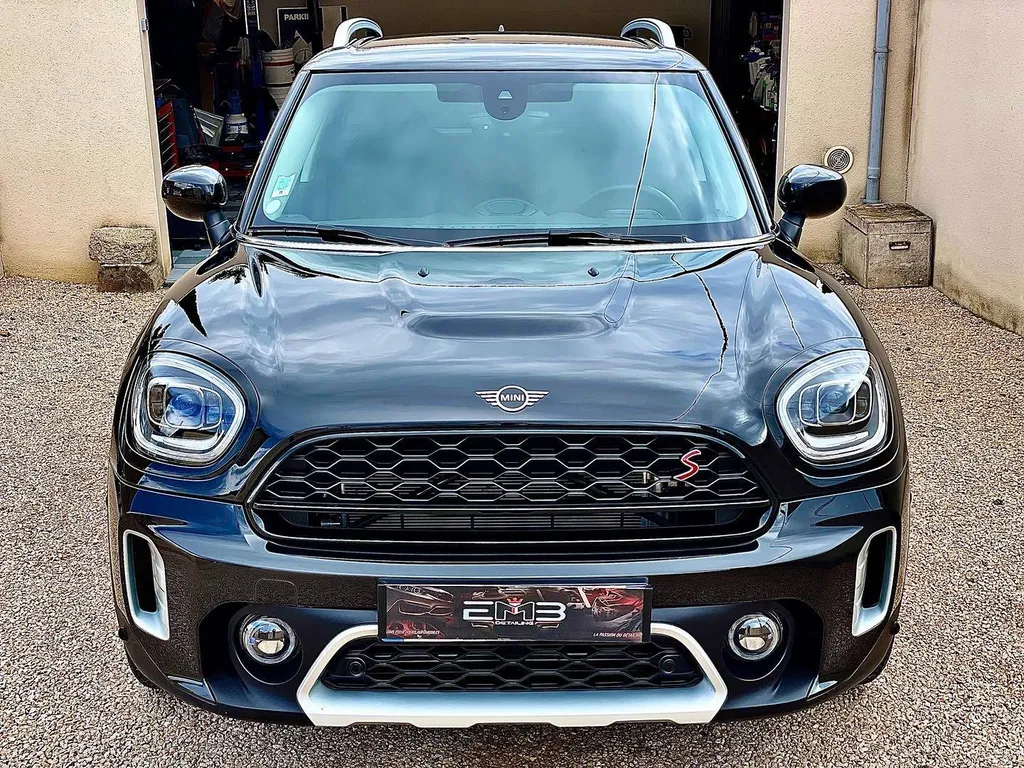 Traitement céramique pour protéger la carrosserie d'une Mini Countryman S à Brindas