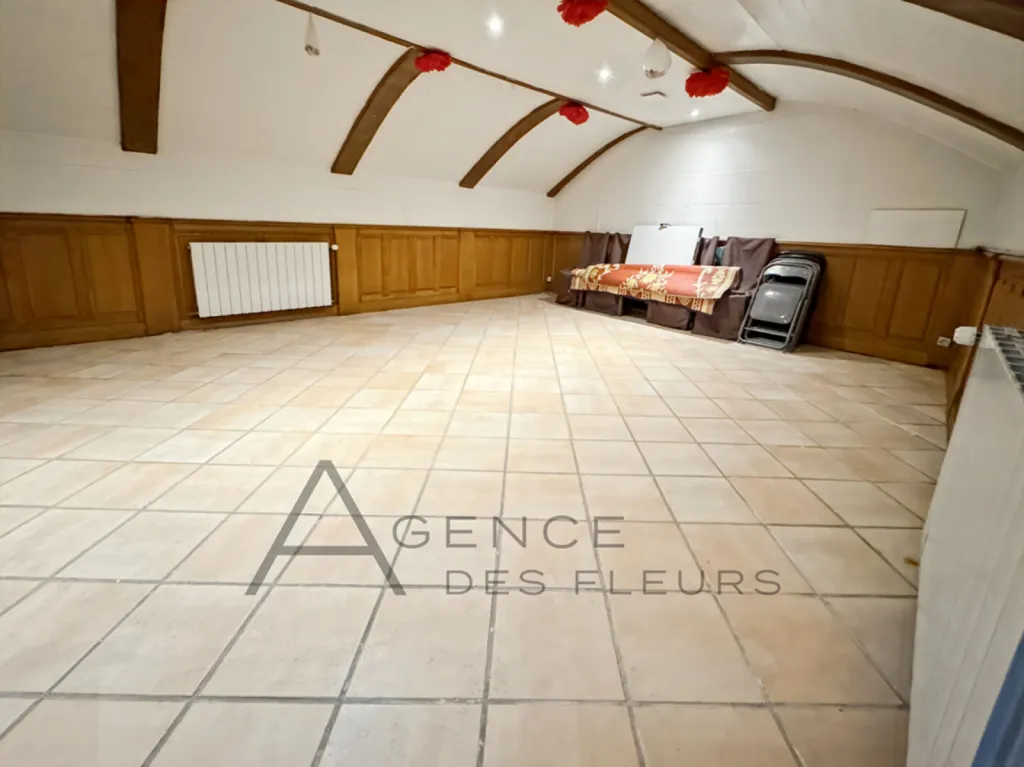 A vendre, maison familiale de 163m² sur un terrain de 263 m² situé à Elbeuf 76500