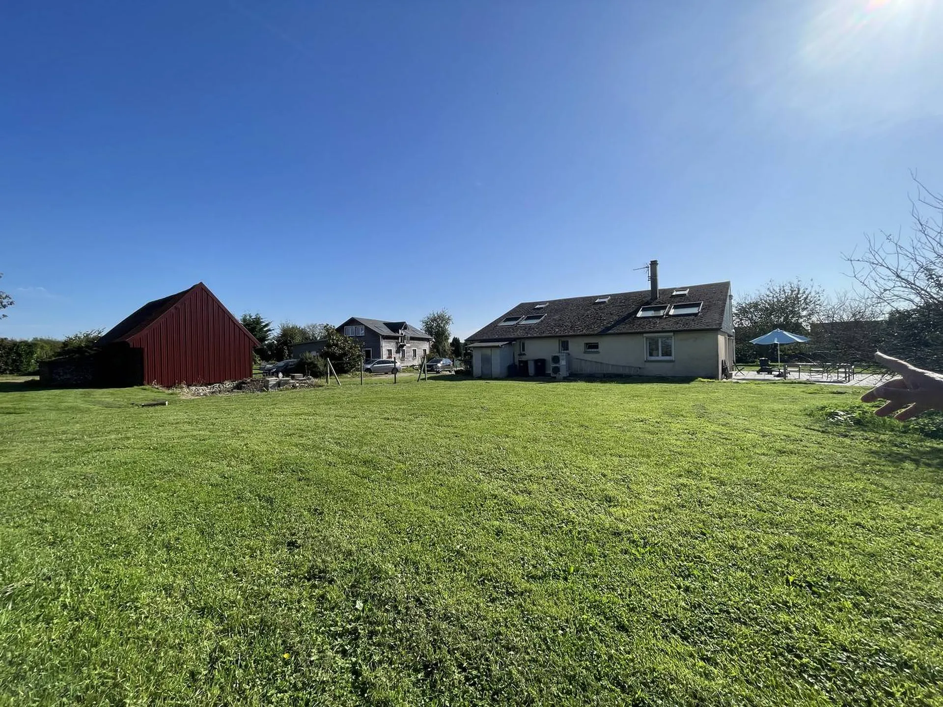 Ensemble immobilier de 321m² à la campagne sur son terrain de 4 050m², proche de Dieppe, Seine Maritime, 76.