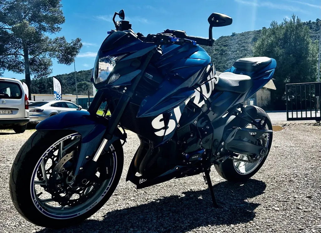 covering total sur une moto à brignoles dans le var