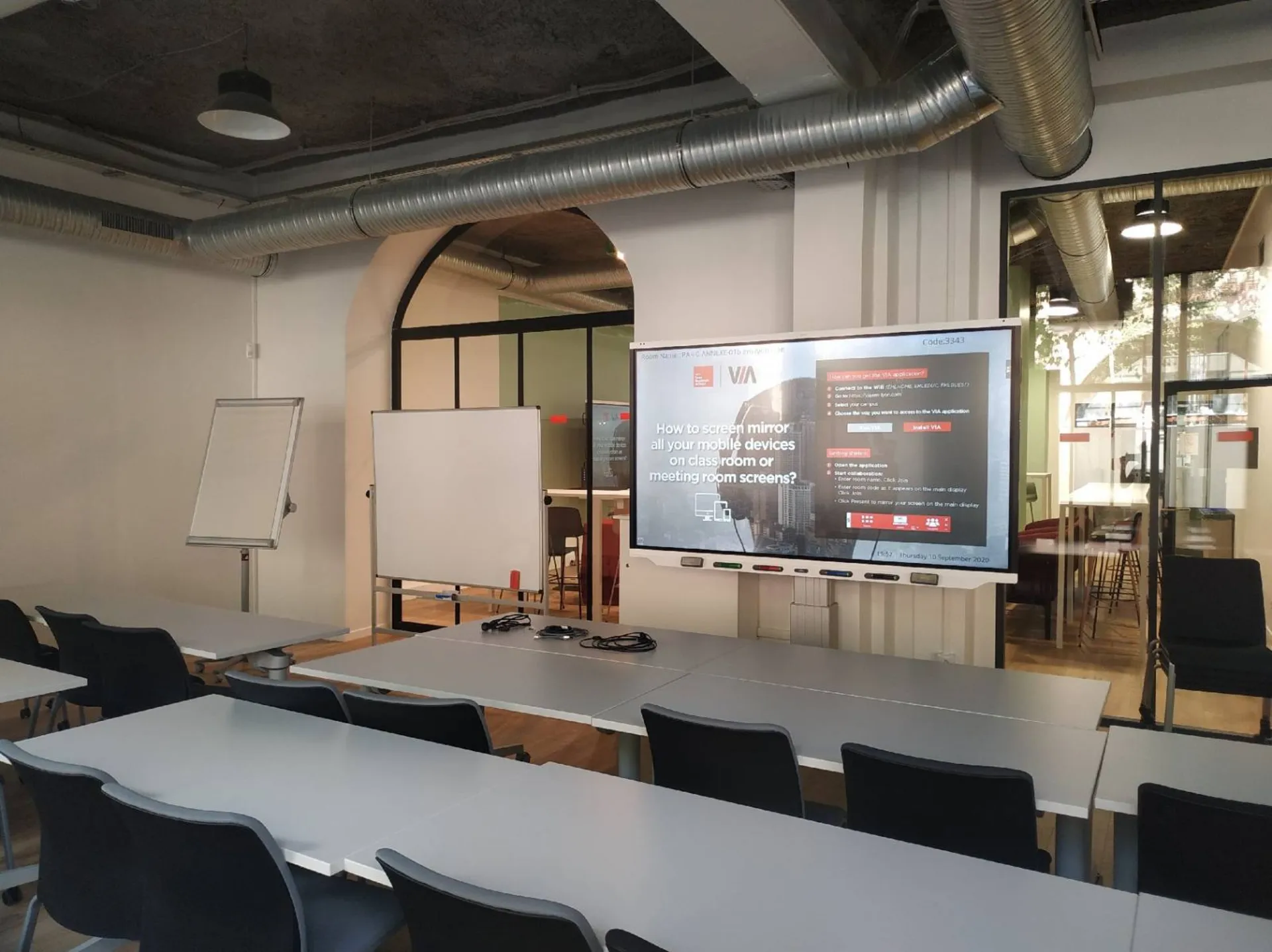 Comment choisir le bon écran interactif pour votre salle de classe ?