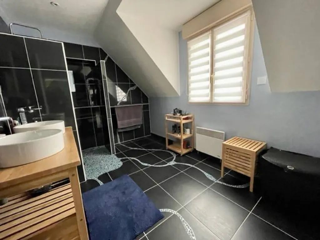 maison avec 1100 m² de terrain