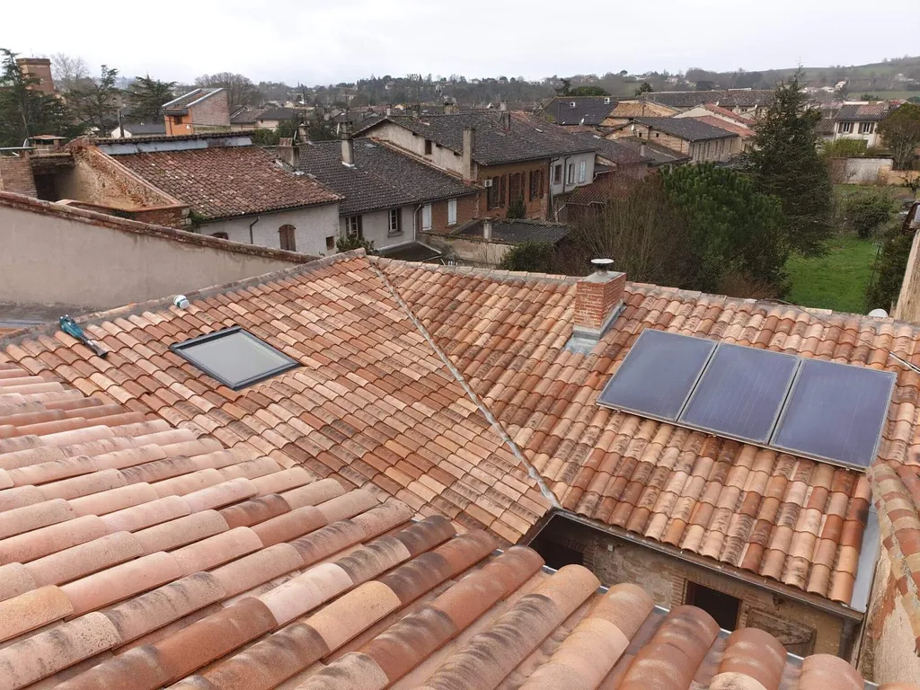 Rénovation de toiture complète près de Gaillac : pose de tuiles traditionnelles pour un particulier à Rabastens