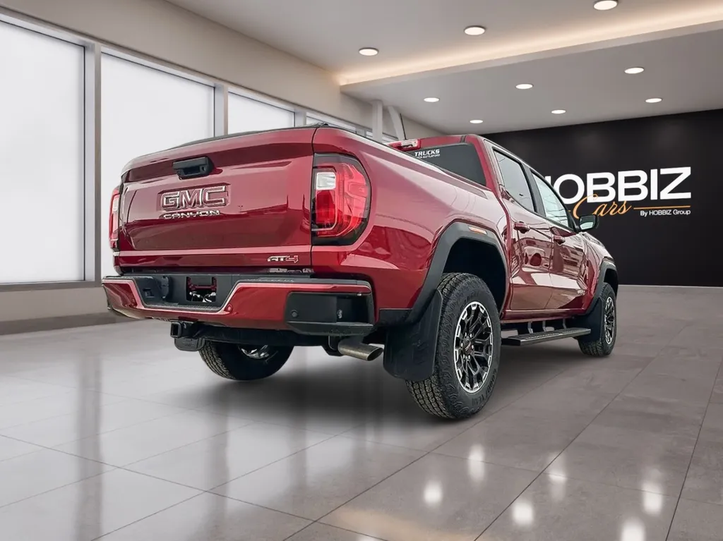 GMC Canyon AT4 Privilege 2026 rouge : arrière du pick-up américain premium