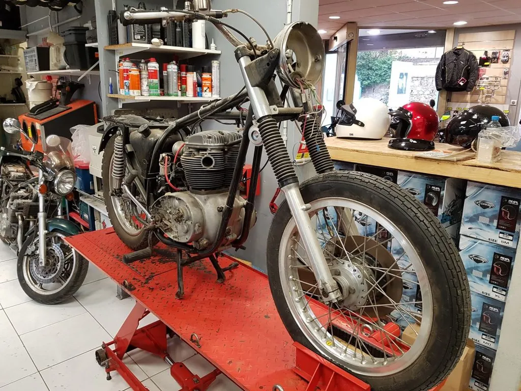 BSA LIGHTNING DE 1968