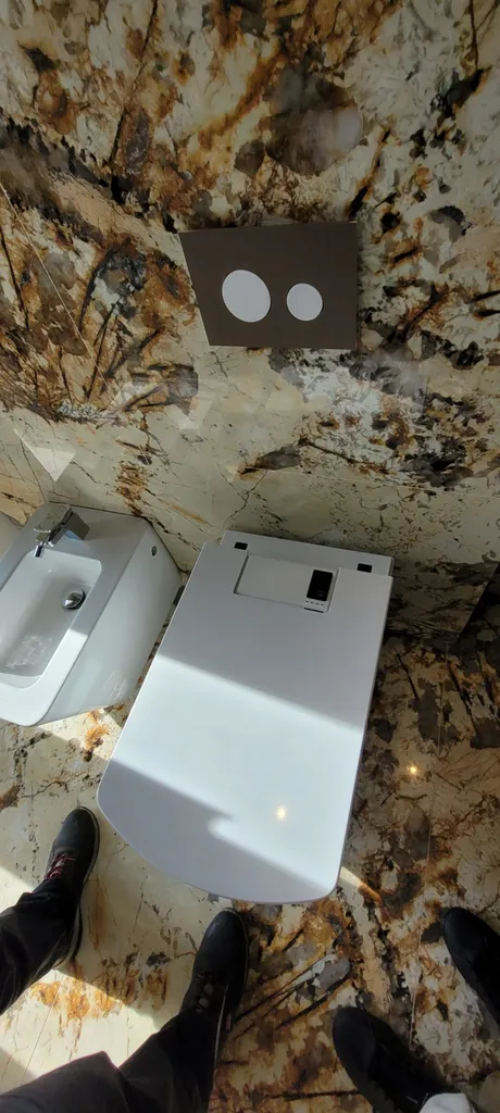 Habillage Coverstyl sur portes d'ascenseur et garage exterieur sur Cannes 