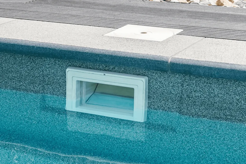 Nettoyage piscine printemps Blagnac (31) : décrasser parois et skimmers avant la mise en eau