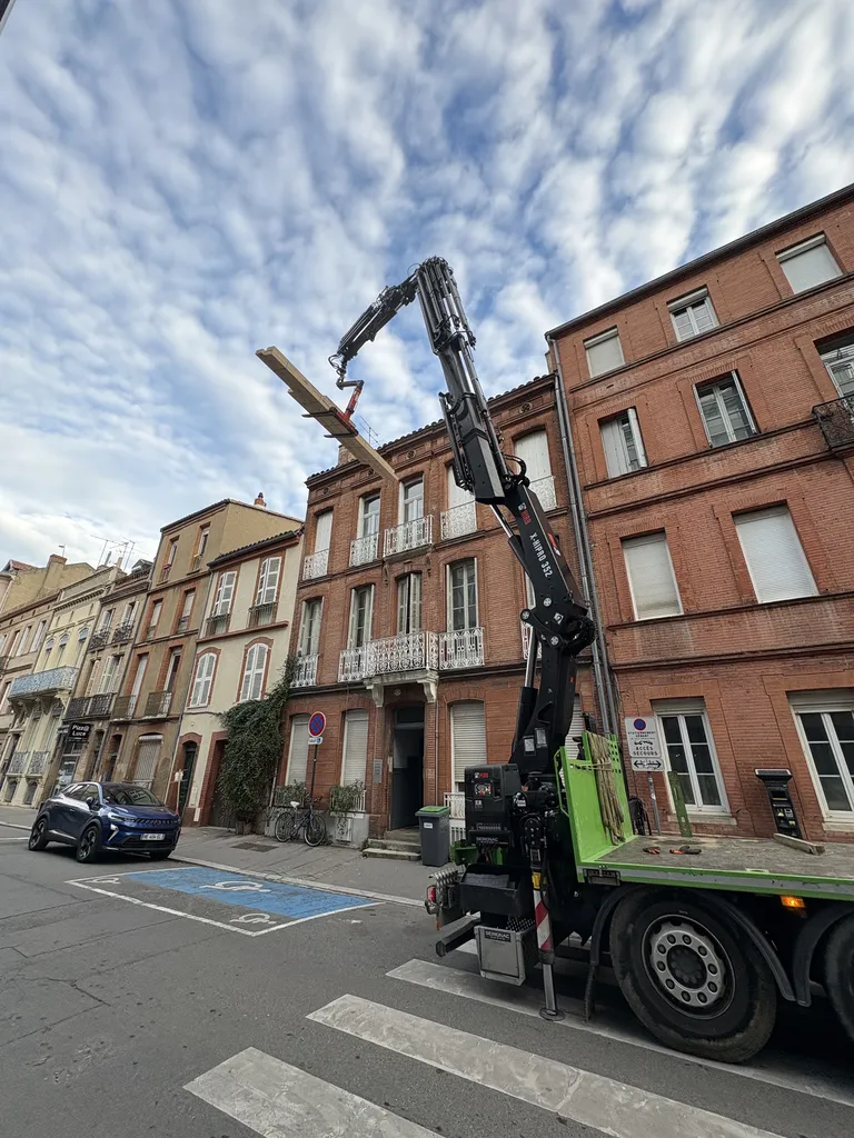Réalisation d’un solivage bois pour la création d’un plancher a Palais de Justice,  Toulouse