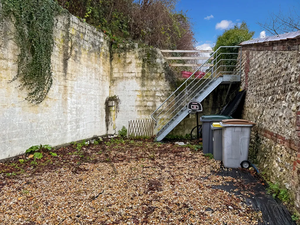A vendre, jolie maison de 73 m² sur un terrain de 207 m² située à Elbeuf 76500