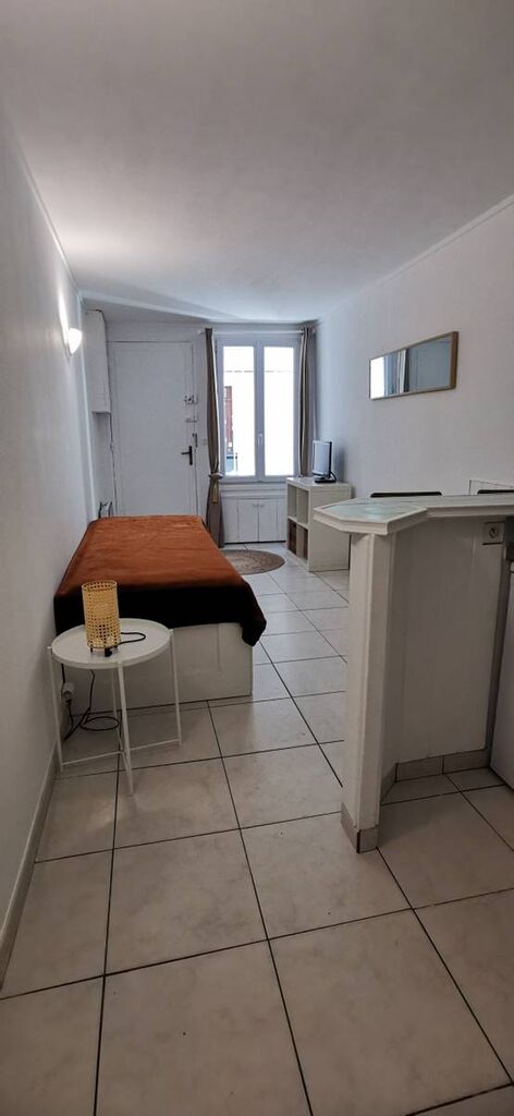 Studio Cassis en rez-de-rue au cœur du village 