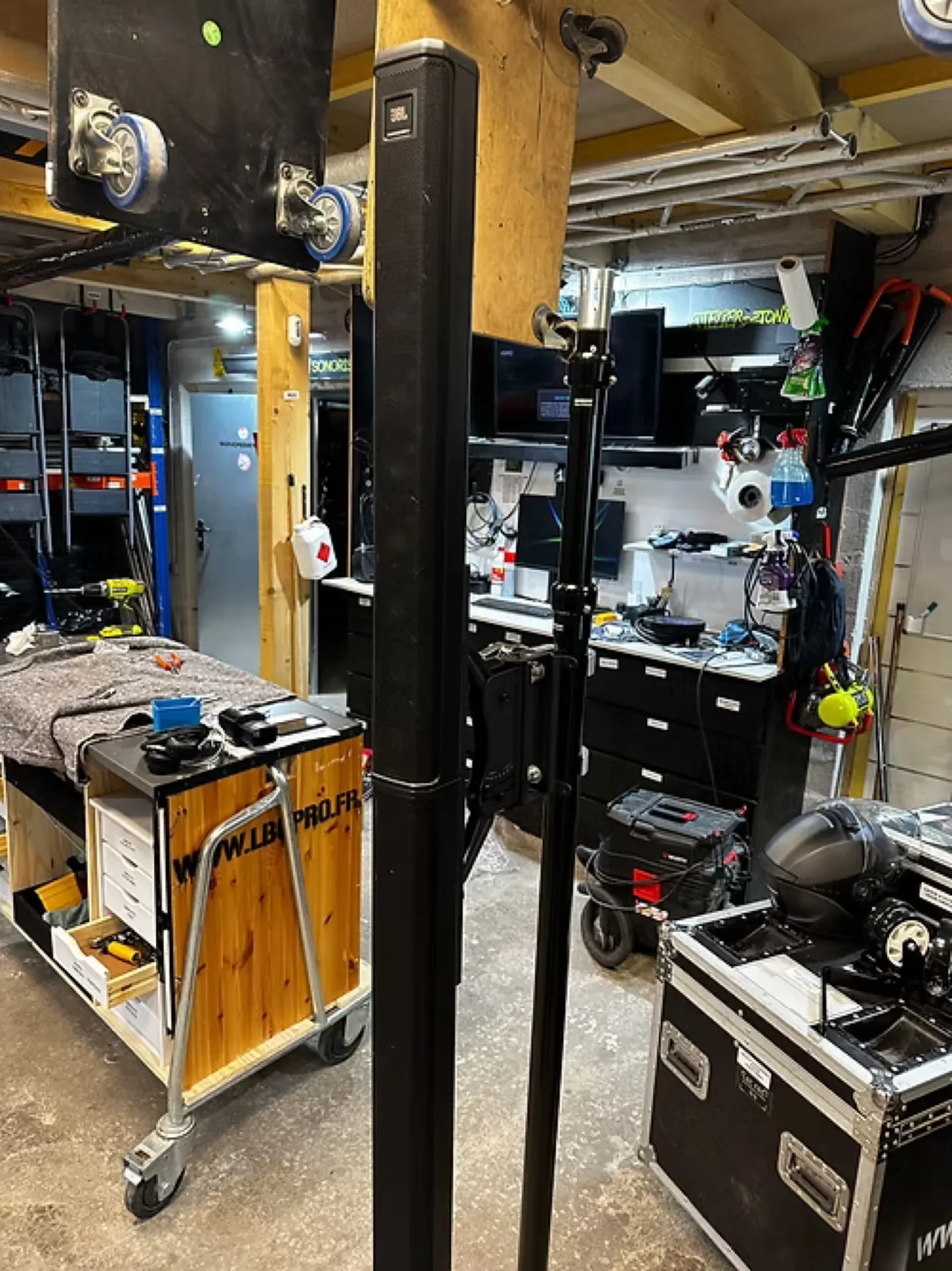 FIXATION POUR ENCEINTES JBL PRXONE