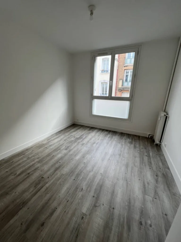 Lames PVC posées par un professionnel au Havre