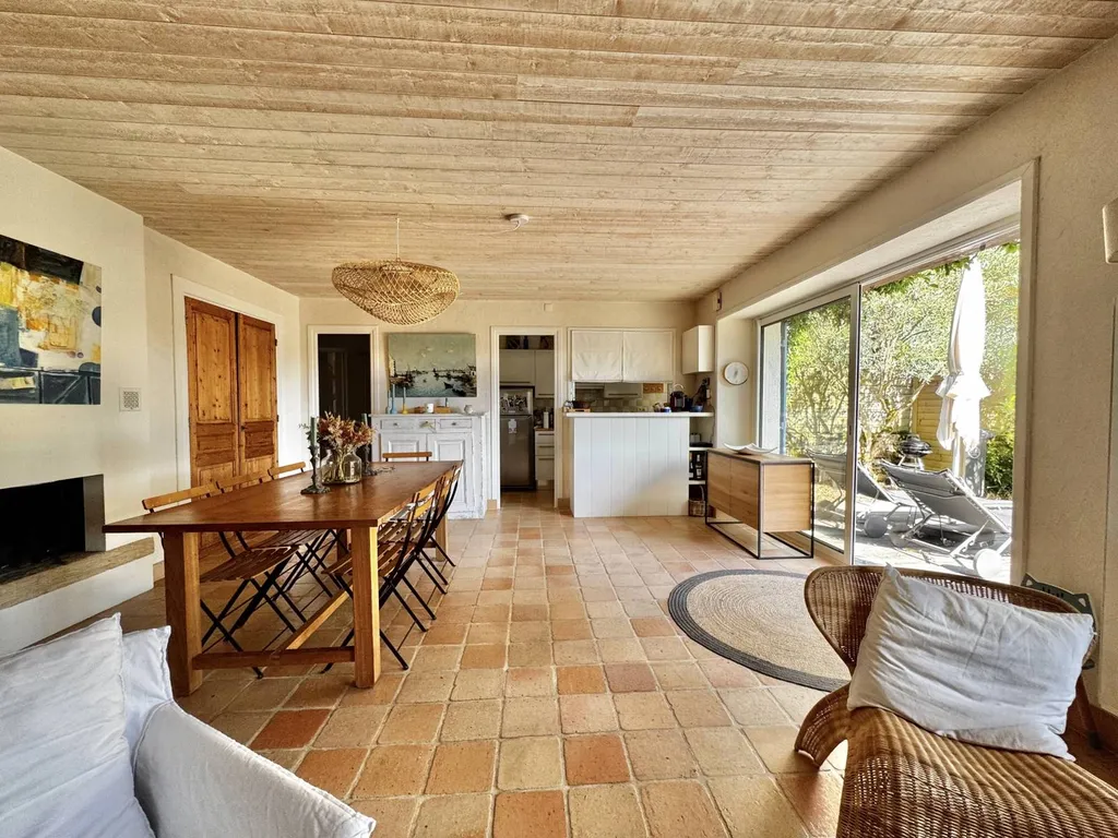 Entre le bourg et les plages de Carnac, maison 3 chambres avec jardin.