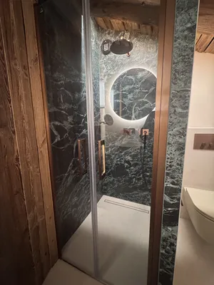 Design de salles de bains d'exception à La Clusaz : l'art du détail par MDesigners