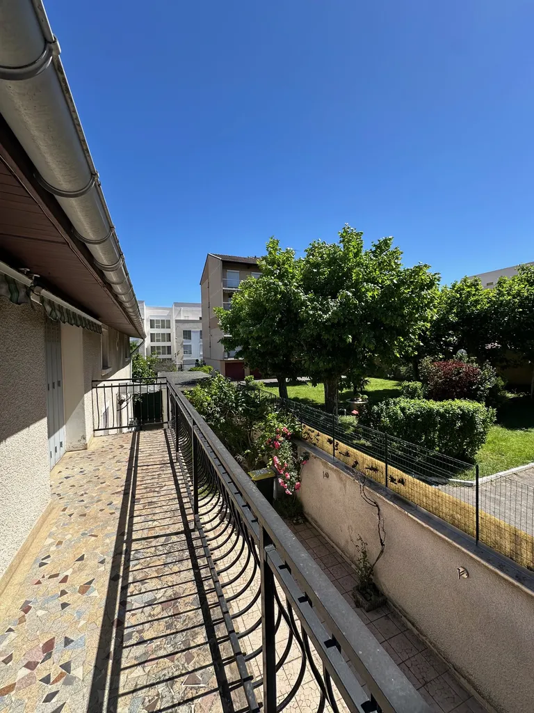 À VENDRE – appartement T2 en plateau dans maison rénovée – Lyon 8ᵉ