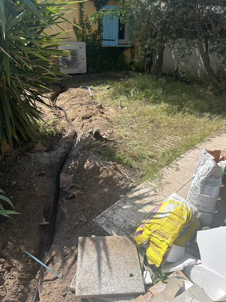 Création de tranchées techniques pour la fibre optique à Aix en Provence