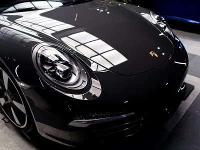 Détail de la brillance carrosserie Porsche 911 50 Anniversaire