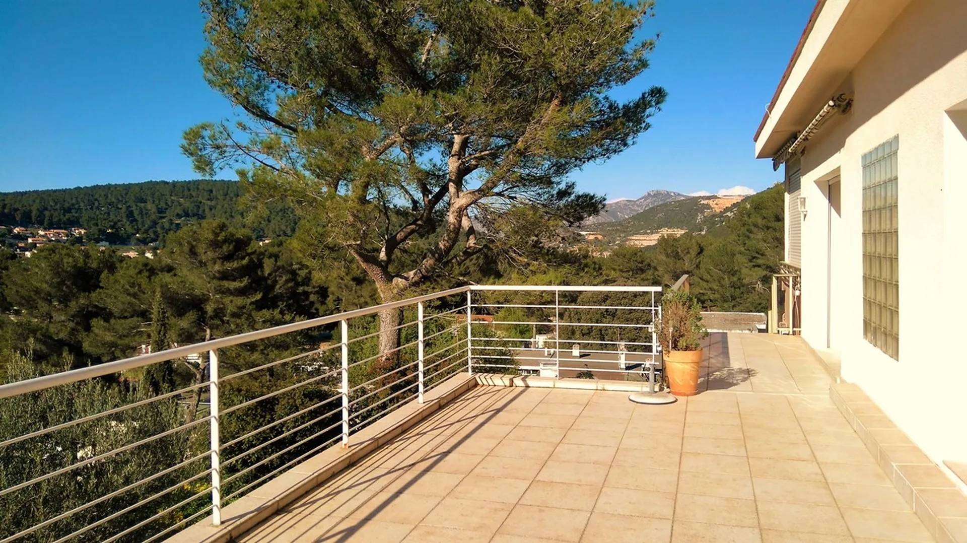 VENTE MAISON 4 + T3 Carnoux en Provence sur 1480 m² de terrain au calme