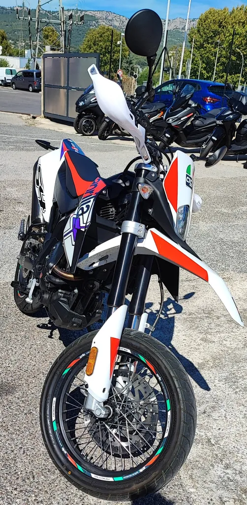 APRILIA SX 125cc DU 03/2024 AVEC 1400 KM.
