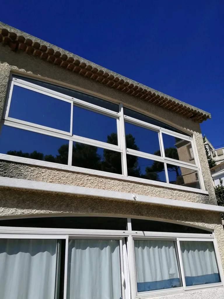 Films solaire sur fenêtres d'une maison à Toulon 83