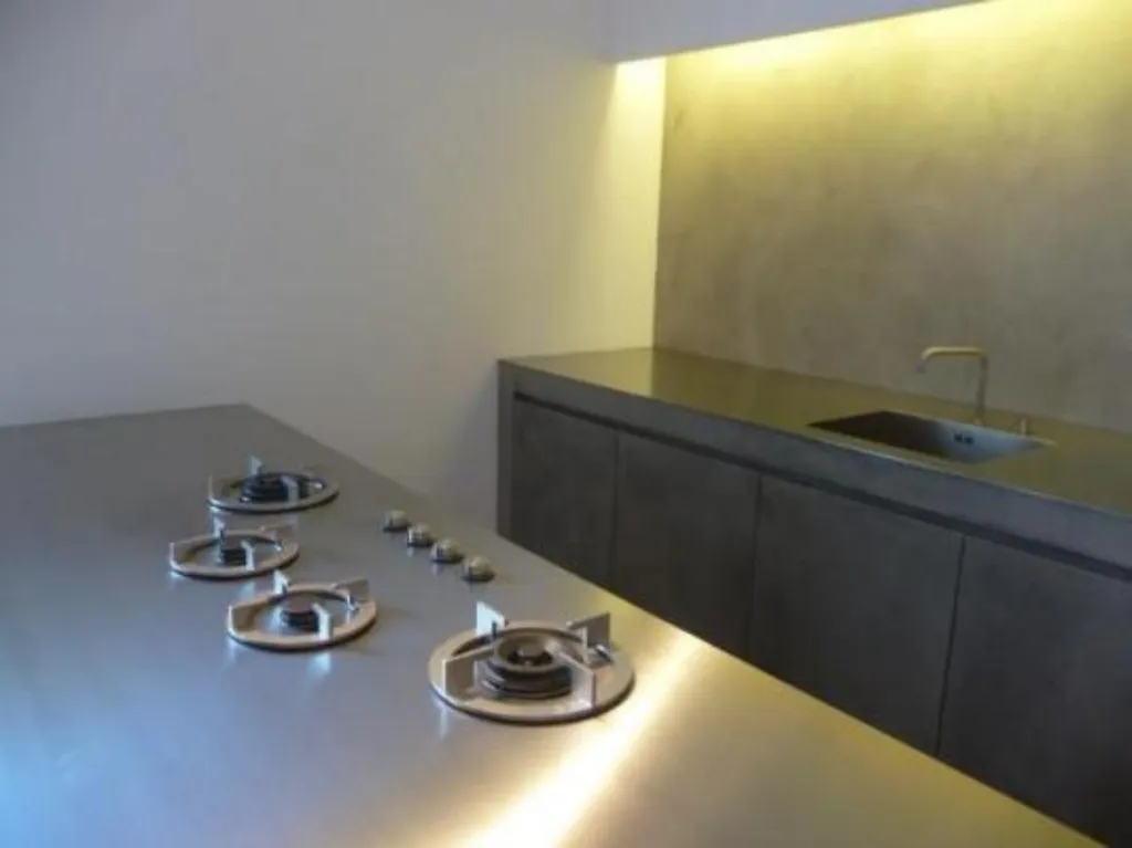 Plan de travail de cuisine en inox avec bruleurs individuels intégré Saint Tropez