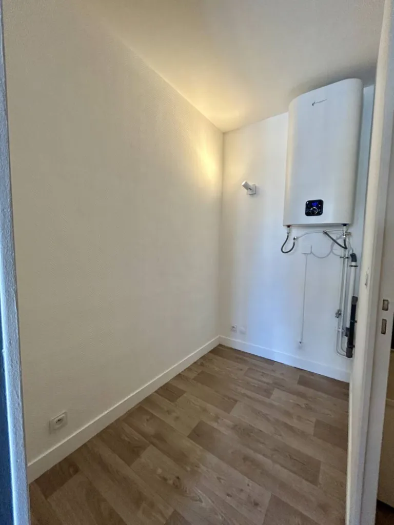 À VENDRE  Studio Refait à Neuf  Rouen Gare Rive Droite