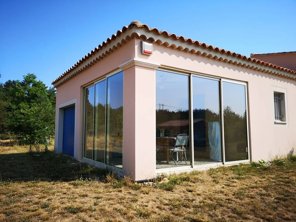 Installation de coulissant pour fermeture de terrasse en aluminium à Aurel (84)
