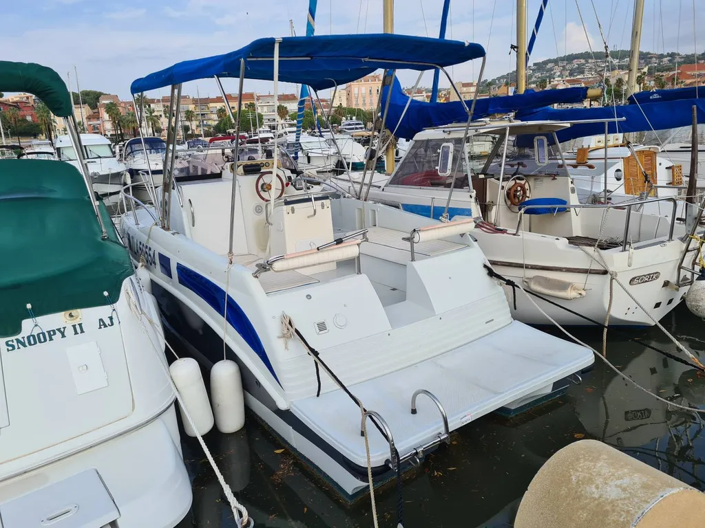 Vedette 7.50m d'occasion Space cruiser 747 WA Toulon
