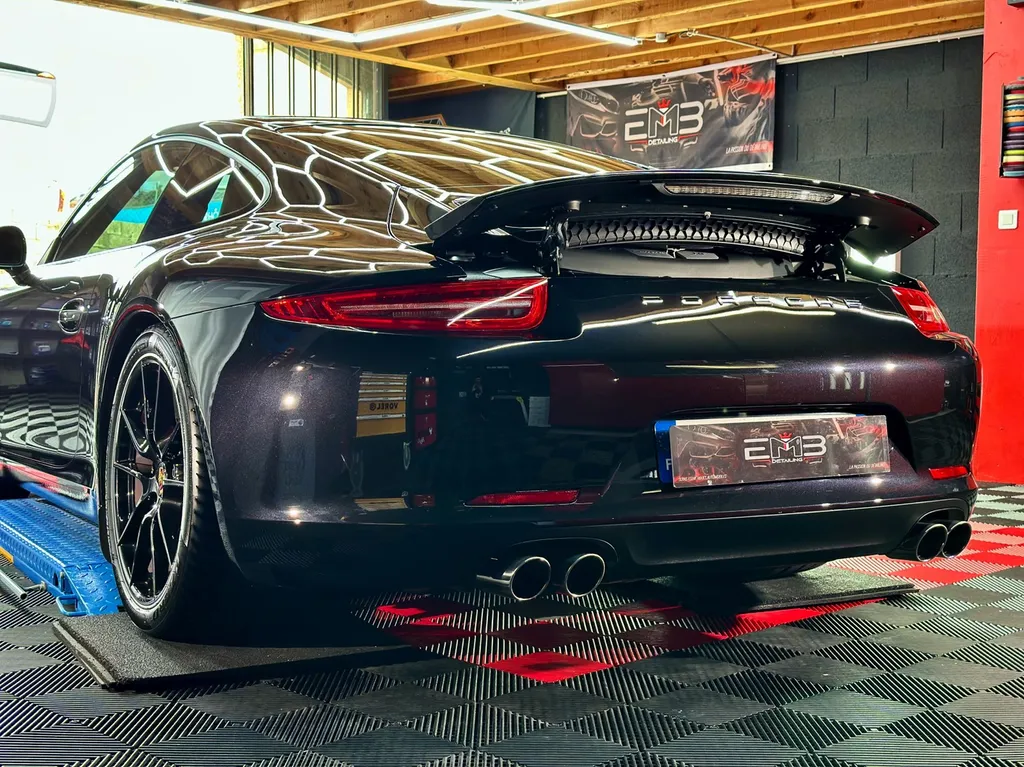 protection contre les rayures impacts film de protection PPF Lyon traitement céramique carosserie Porsche 911