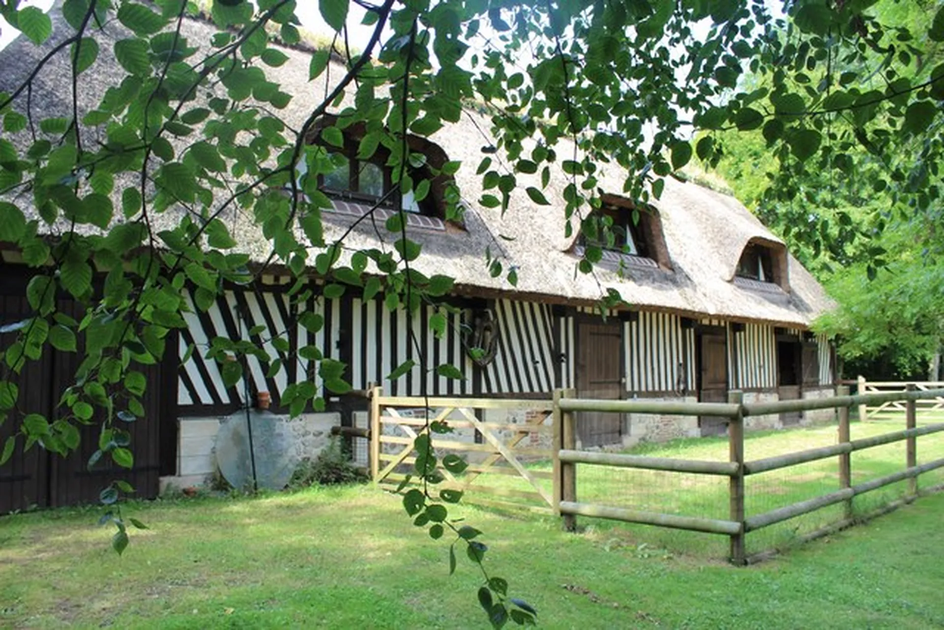 Propriété de 4Ha61a01ca avec vue sur son étang en vente proche de Honfleur 14