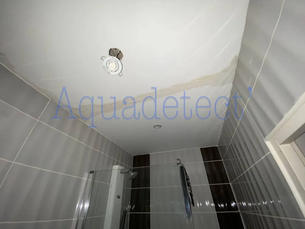 AQUA-DETECT spécialiste dans la recherche de fuite intérieur, extérieur, piscine dans le Var