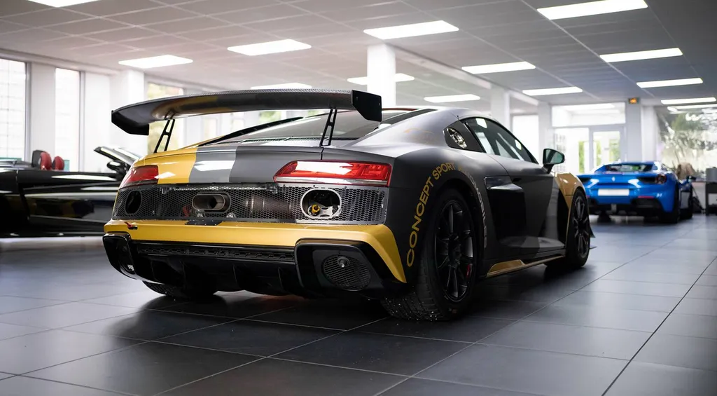 TOTAL COVERING sur AUDI R8 GT4 à Grenoble